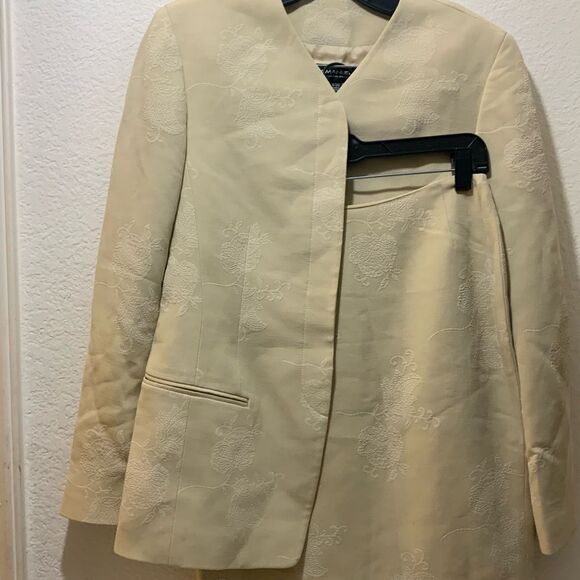Vintage Emanuel Ungaro 2 pcs suit  Womens  Size 4/38 Cream Ivory  Wool rayon - Picture 3 of 14